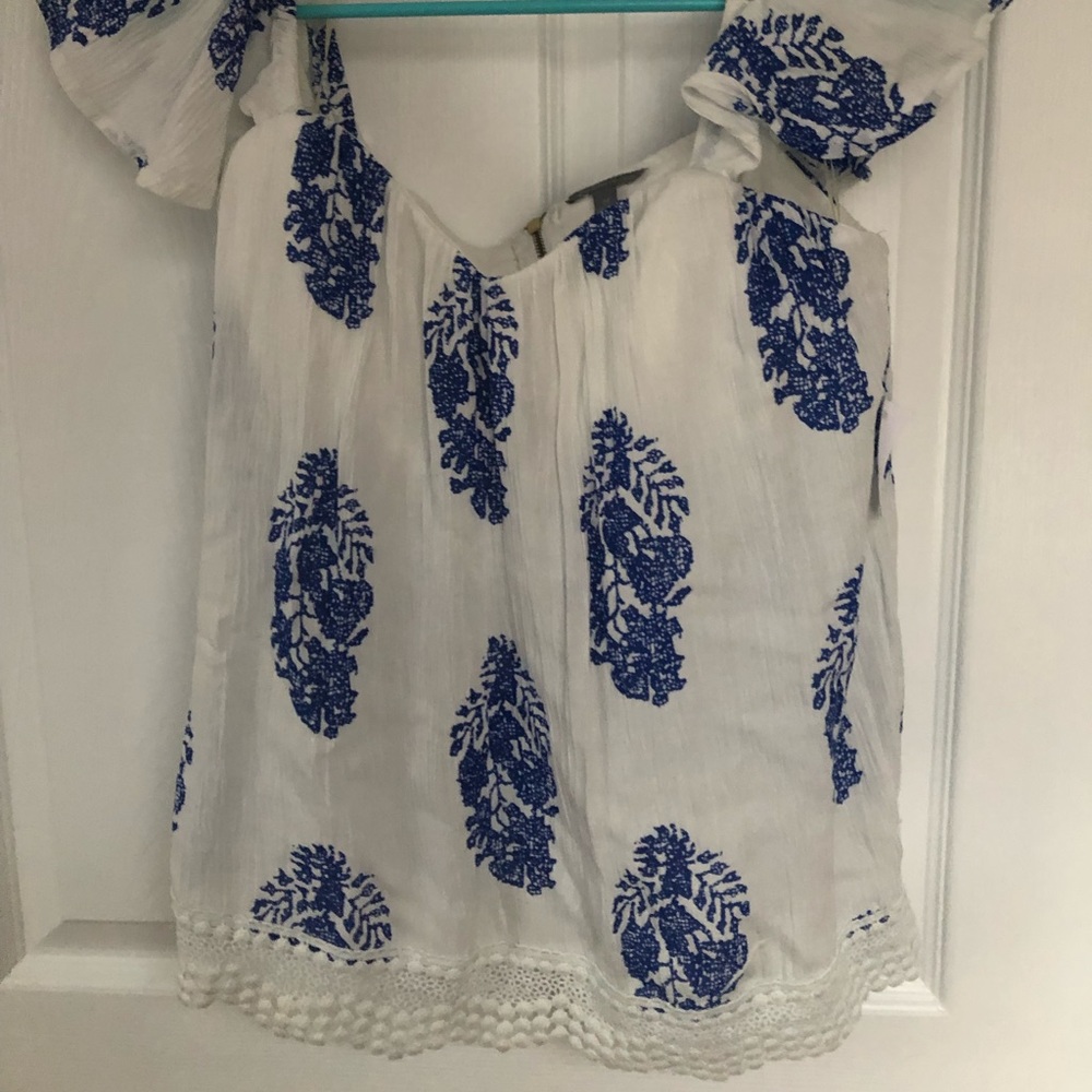 Off shoulder open back shirt